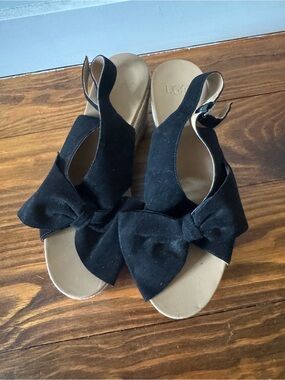 UGG Black Bow Slingback Sandals with Tan Footbed
